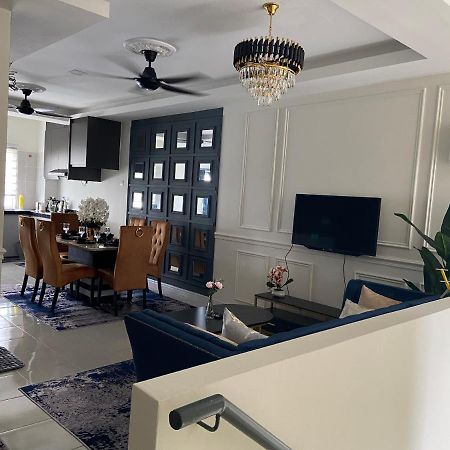 Cheerfull3 Bedroom Townhouse Terrace كامبونج دنغكيل المظهر الخارجي الصورة